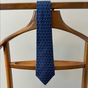 Elegant Hermes Blue Silk Patterned Tie